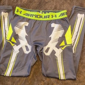 Youth medium cold gear